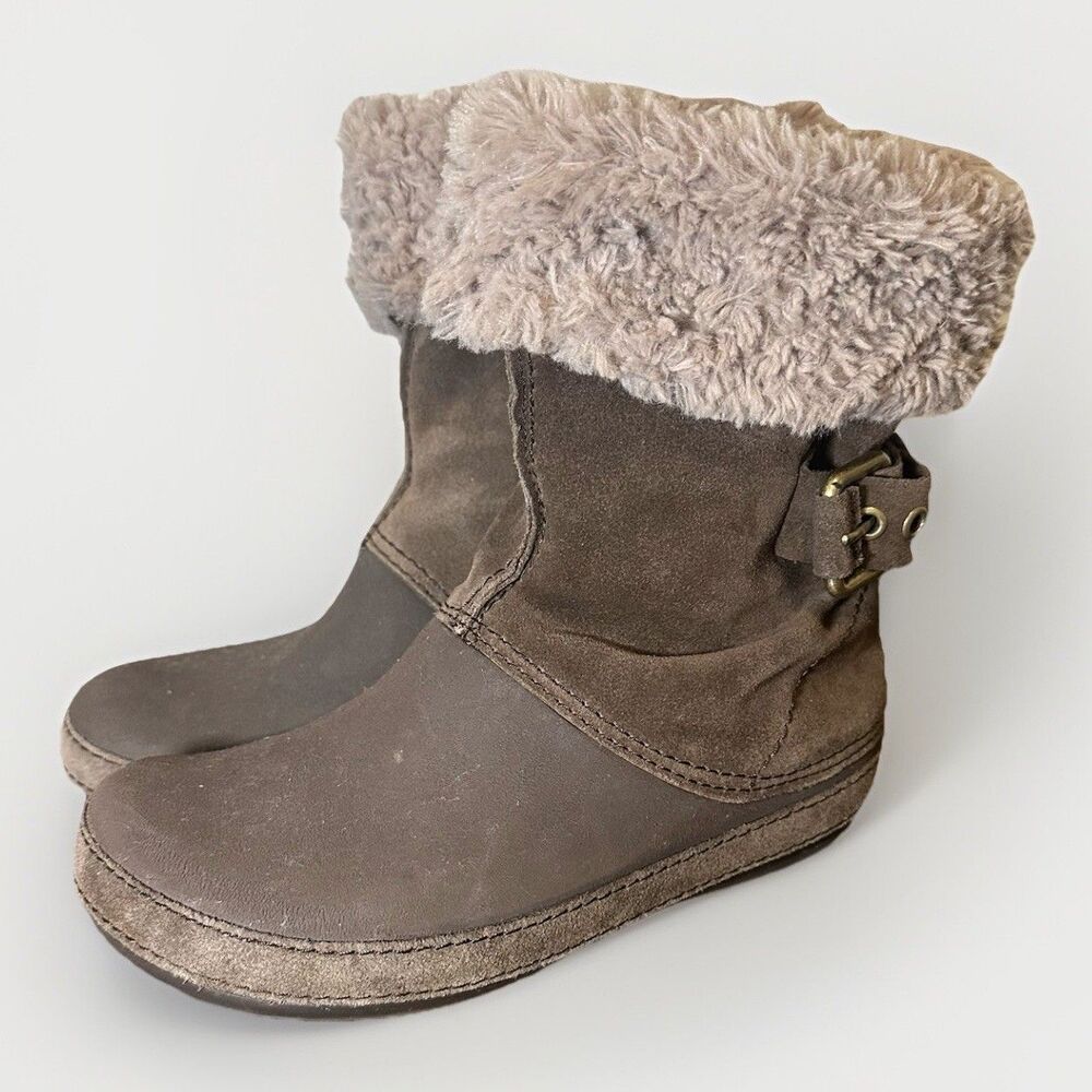 Crocs Faux Fur Berryessa Buckle Brown Mid Calf Pull On Boots Women's 6